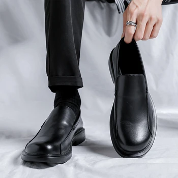 Модерен бизнес официалните обувки за мъже 2023, летни сватбени обувки с ниски берцем, черни обувки, офис обувки с остри пръсти, плюс